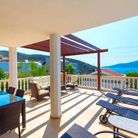 Villa Sleeps 6 Pool Air Con Wifi