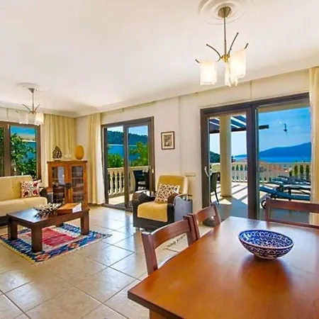 Villa Sleeps 6 Pool Air Con Wifi Kalkan