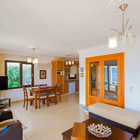 Sleeps 6 Pool Air Con Wifi Villa *