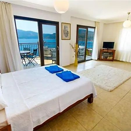 Sleeps 6 Pool Air Con Wifi *