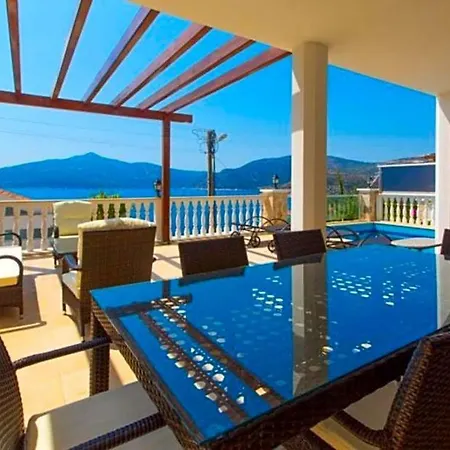 Villa Sleeps 6 Pool Air Con Wifi Kalkan